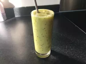 Fresh Vitamin Kiwi, Pineapple and Orange Juice