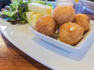 Meatballs with Nuts and Cheese