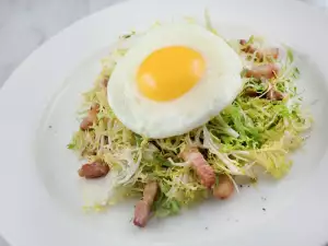 Recipe for Success: Frisee Salad with Eggs and Bacon