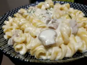 Fusilli with Blue Cheese and Mushrooms