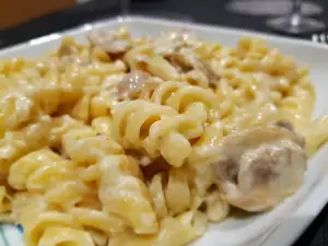 Fusilli with Mushrooms and Cream