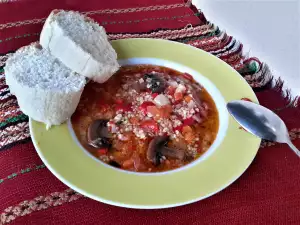 Thick Bulgur Soup with Mushrooms and Peppers