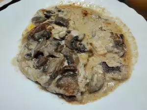 Steaks with Mushroom Sauce and Cream