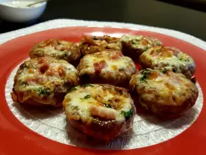 Baked Mushrooms with Bacon and Cheese