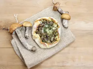 Galette with Mushrooms and Garlic