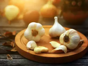 What Does Garlic Help With?