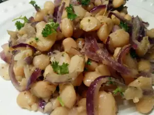 White Beans and Stewed Red Onion Garnish