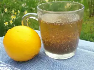 Gel-Water with Chia and Lemon for Hydration