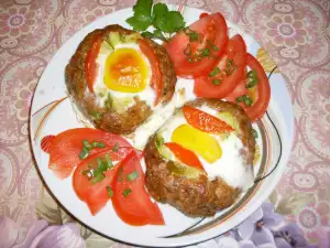 Mince Nests with Zucchini and Eggs