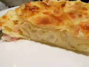 French Gratin with Cheese and Ham (Gratin de pates au jambon)