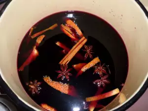 Mulled Wine with Fruits