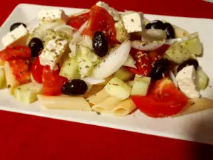 Greek Salad with Macaroni