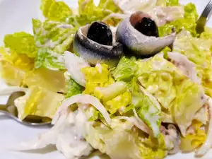 Green Salad with Tuna and Anchovies