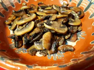 Mushrooms with Butter and Wine