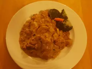 Goulash with Duck Meat, Mushrooms and Cream