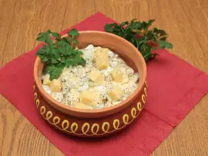 Broccoli and Meat in a Clay Pot