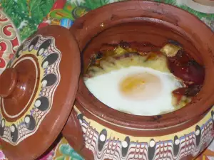 Clay Pots with Zucchini and Roast Peppers