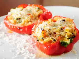 Village-Style Roasted Bell Peppers with Carrots and Garlic