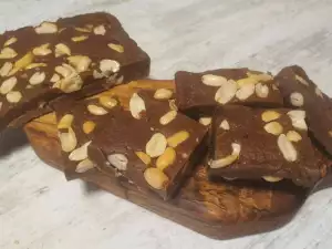 Brown Halva with Peanuts