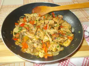 Pork Bites in a Pan with Vegetables