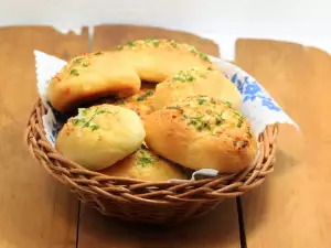 Bread Buns with Parmesan and Oregano