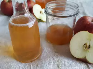 Homemade Apple Cider Vinegar Without Preservatives