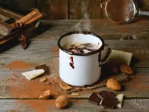 Homemade Hot Chocolate with Alcohol