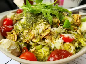 Rich Salad with Iceberg and Gorgonzola