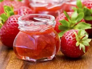 Strawberry Jam with Blackcurrant Juice