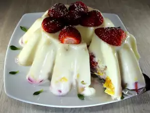 Jellied Milk with Fruit