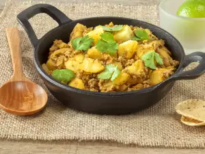 Fried Potatoes with Minced Meat