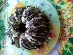 Cocoa Cake with Chocolate Biscuits and Glaze