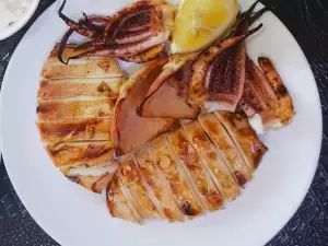 Grilled Squid with Lemon and Olive Oil