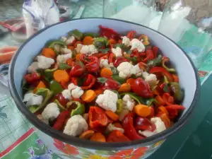 Bell Peppers, Carrots and Cauliflowers in Three Liter Jars