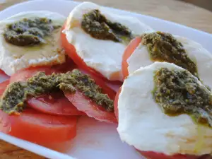 Caprese Salad with Pesto Genovese