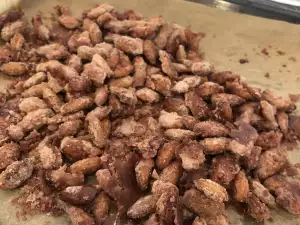 Crunchy Caramelized Almonds