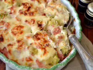 Baked Cauliflower with Béchamel and Ham