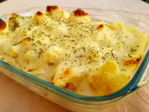 Oven-Baked Cauliflower with Turkey Breasts