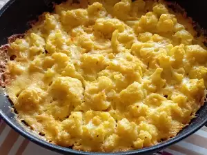 Cauliflower with Processed Cheese and Cream