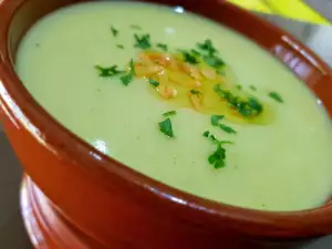 Potato Cream Soup with Garlic