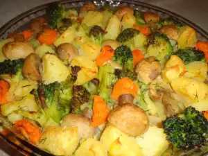 Oven-Baked Potatoes, Mushrooms and Broccoli