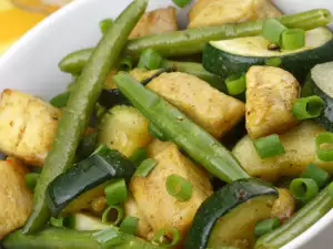 Broad Beans with Potatoes