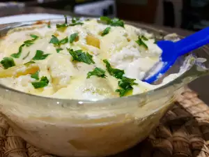 Potatoes with Cream in a Glass Baking Dish