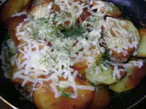 Pan-Fried Potatoes with Cream and Garlic