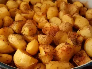 Potatoes with Paprika in the Oven