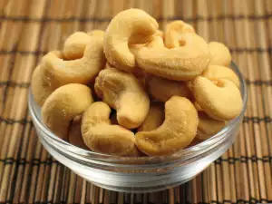 Cashews