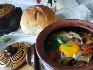 Chicken Kavarma with Mushrooms and Egg