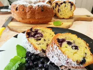 Blueberry Sponge Cake with Yogurt