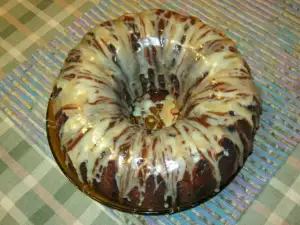 Cake with Yoghurt and Glaze