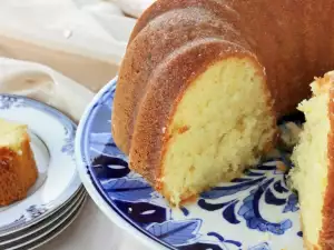 Cake with Coconut